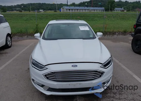 2017 Ford Fusion Hybrid Titanium из США, поврежденный, VIN 3FA6P0RU1HR233107